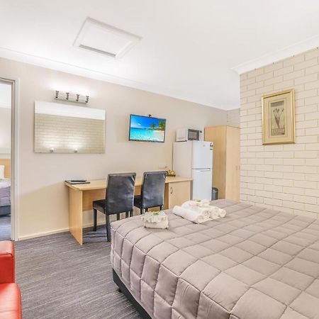 Stagecoach Inn Motel Тамуърт Екстериор снимка