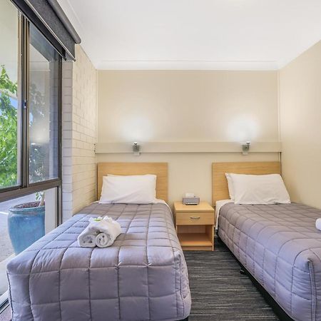 Stagecoach Inn Motel Тамуърт Екстериор снимка
