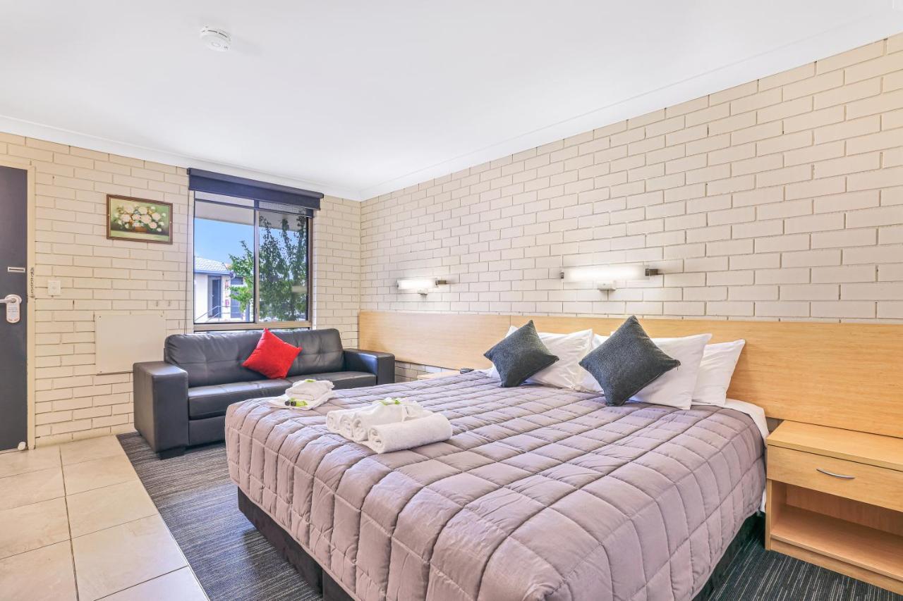 Stagecoach Inn Motel Тамуърт Екстериор снимка