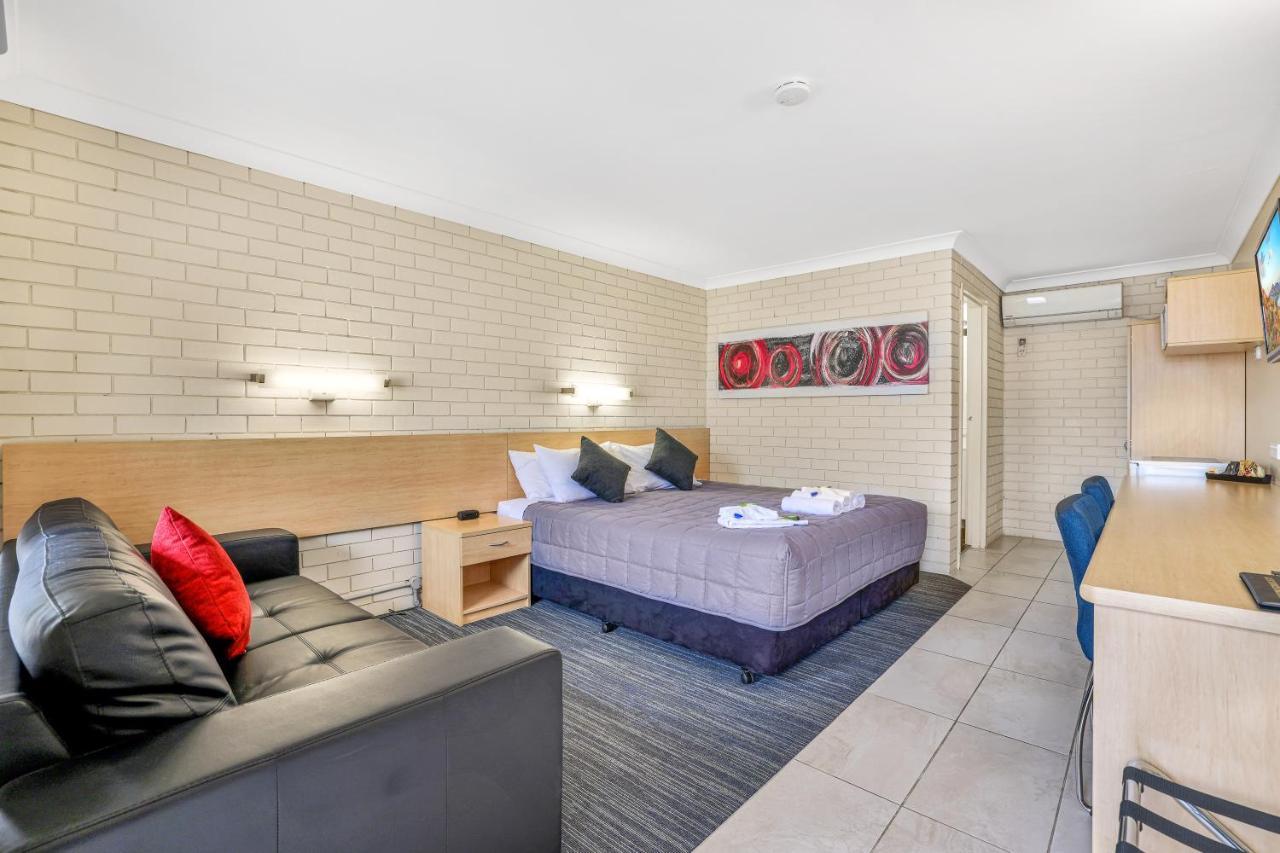 Stagecoach Inn Motel Тамуърт Екстериор снимка