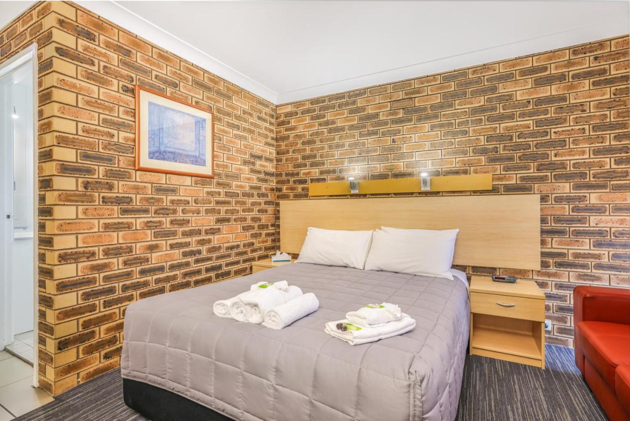Stagecoach Inn Motel Тамуърт Екстериор снимка