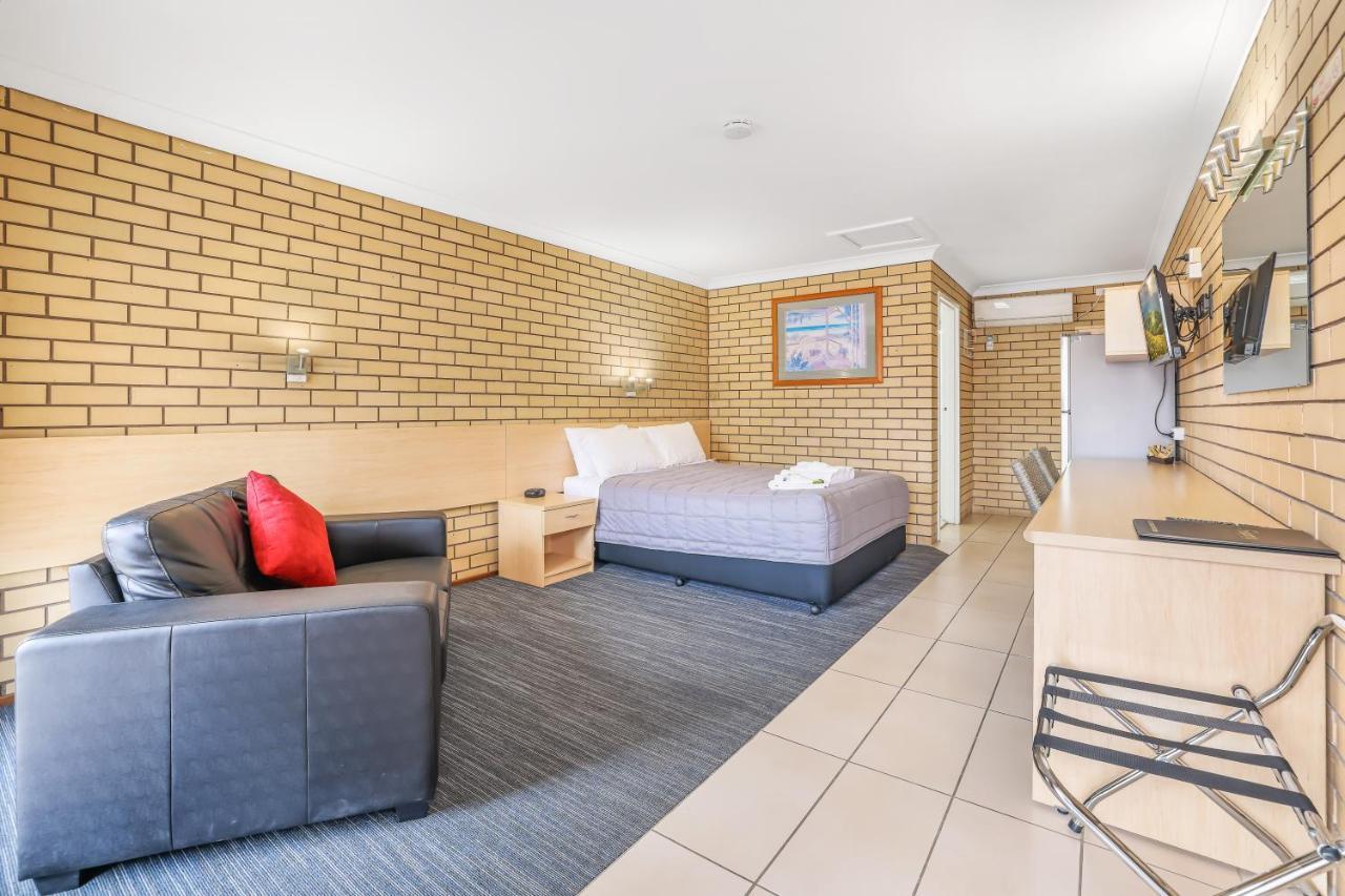 Stagecoach Inn Motel Тамуърт Екстериор снимка