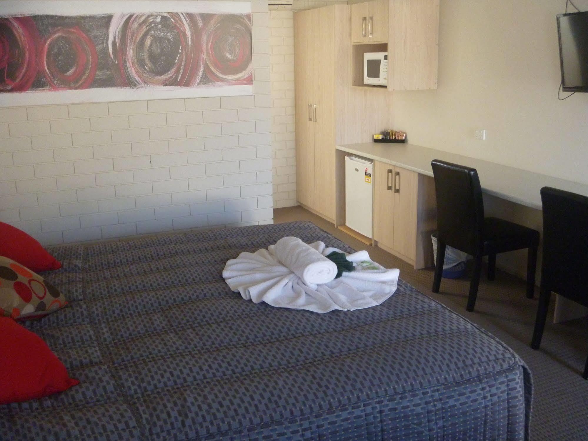 Stagecoach Inn Motel Тамуърт Екстериор снимка